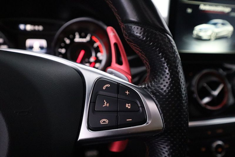 Mercedes CLA45 AMG bild 18
