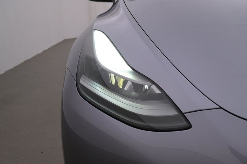 Tesla Model Y bild 26