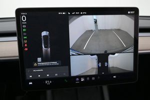 Tesla Model Y bild 17