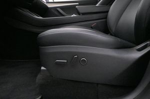 Tesla Model Y bild 10