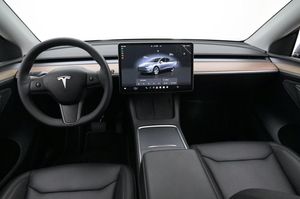 Tesla Model Y bild 6