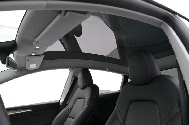 Tesla Model Y bild 21