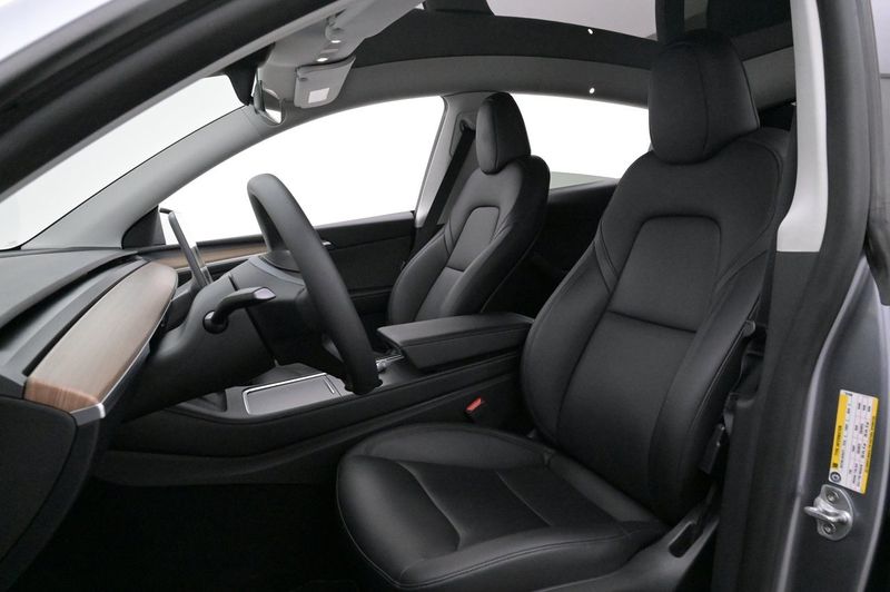 Tesla Model Y bild 9