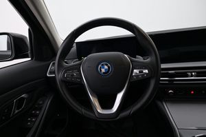 BMW 330 bild 7