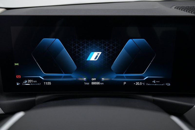 BMW 330 bild 8