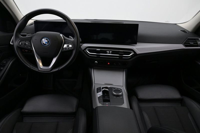 BMW 330 bild 6