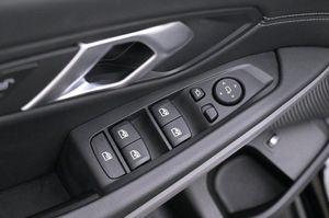 BMW 330 bild 11