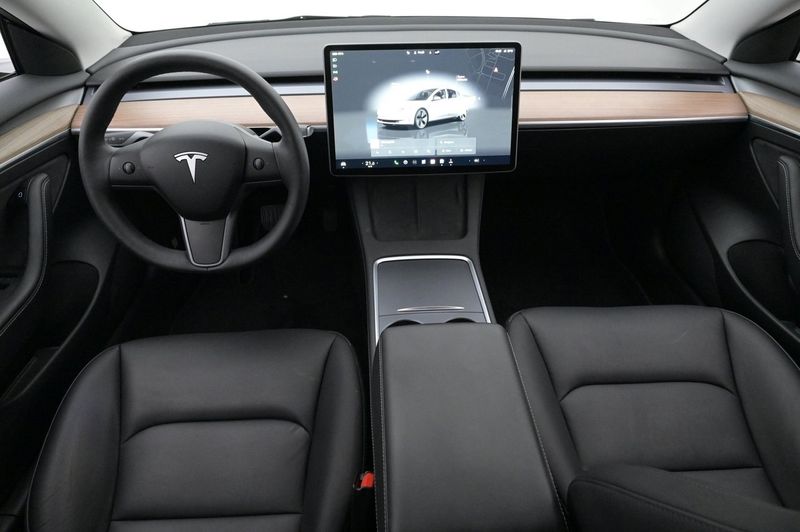 Tesla Model 3 bild 6