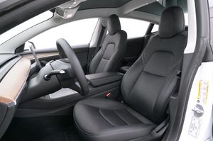 Tesla Model 3 bild 9