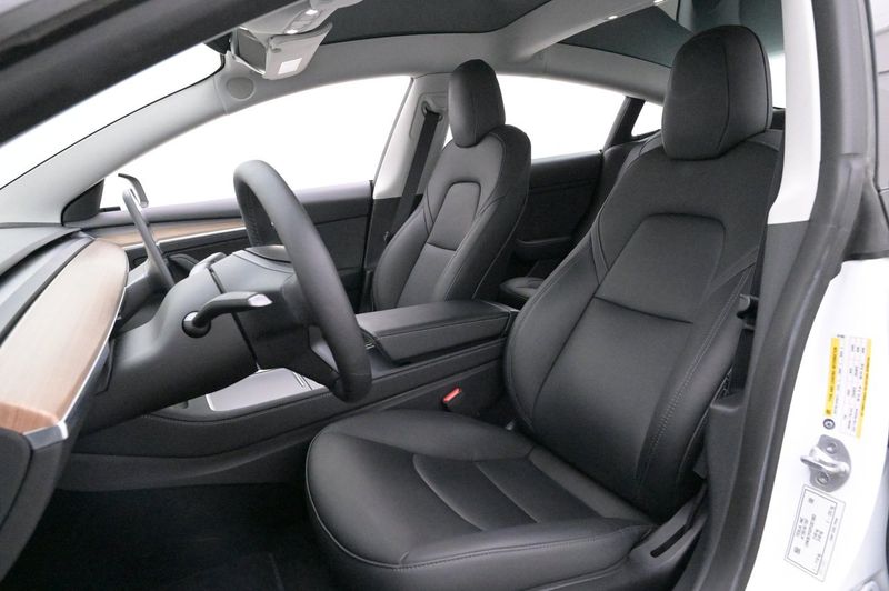 Tesla Model 3 bild 9