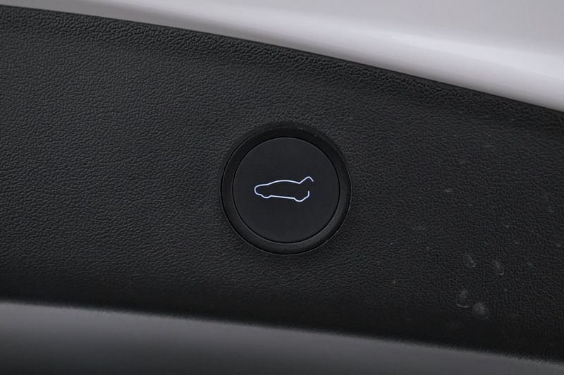 Tesla Model 3 bild 23