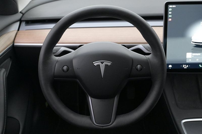 Tesla Model 3 bild 7