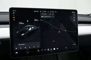 Tesla Model Y bild 19