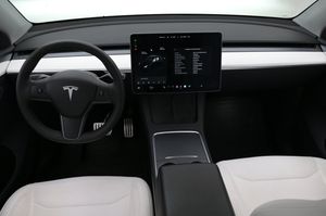 Tesla Model Y bild 6