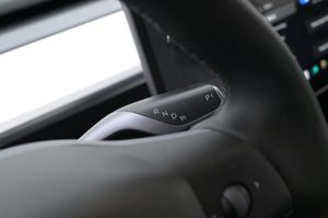 Tesla Model Y bild 8