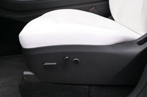 Tesla Model Y bild 11