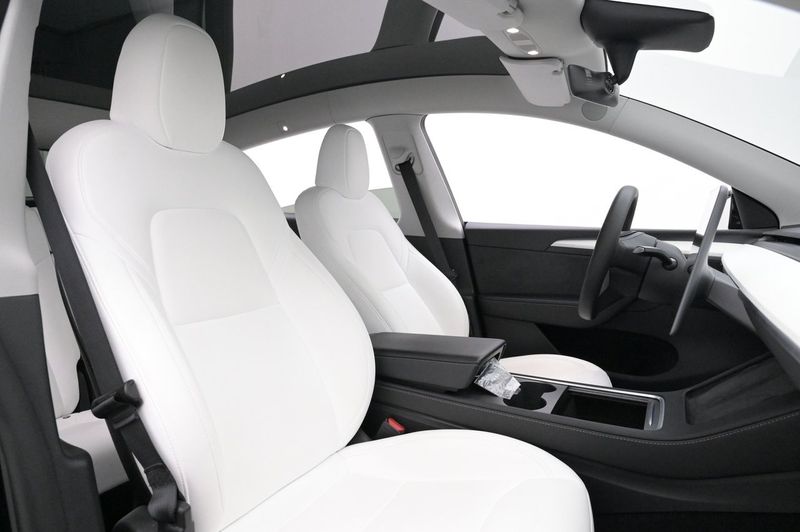 Tesla Model Y bild 12