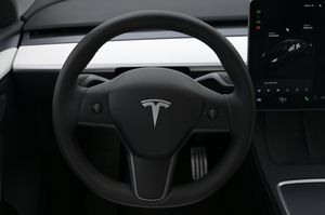 Tesla Model Y bild 7