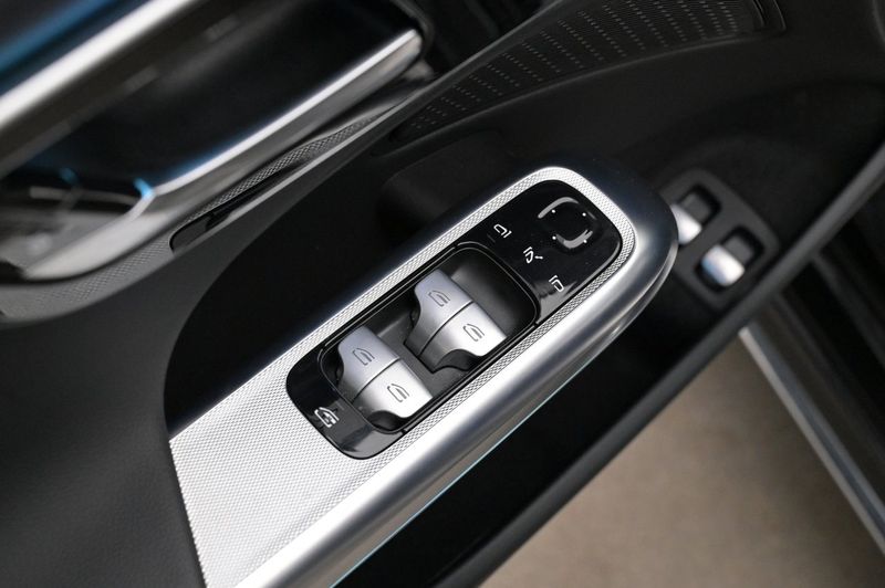 Mercedes E300 bild 12