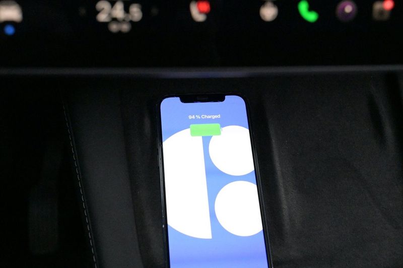 Tesla Model Y bild 19