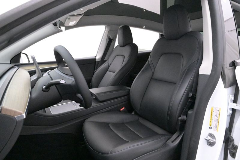 Tesla Model Y bild 9
