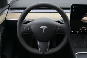 Tesla Model Y bild 7