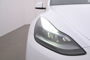 Tesla Model Y bild 26