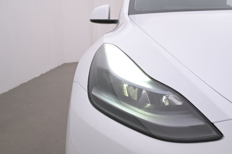 Tesla Model Y bild 26