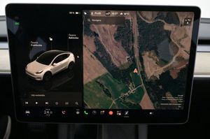 Tesla Model Y bild 17