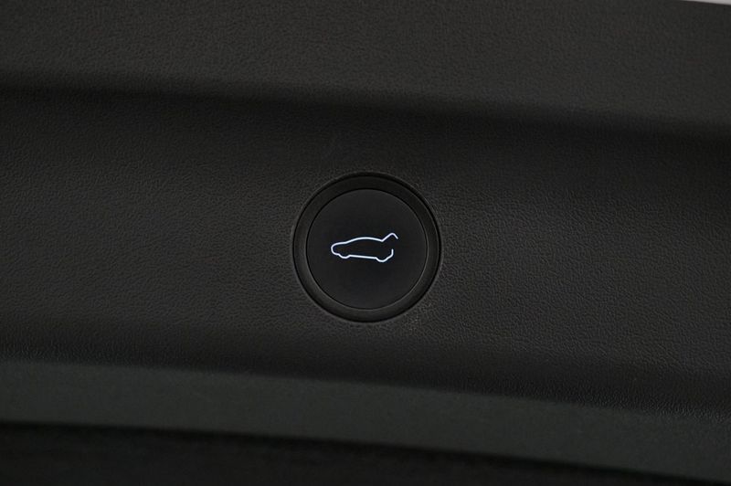Tesla Model Y bild 23