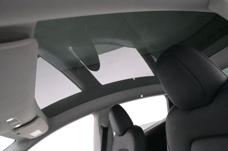Tesla Model Y bild 20