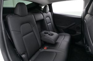 Tesla Model Y bild 21