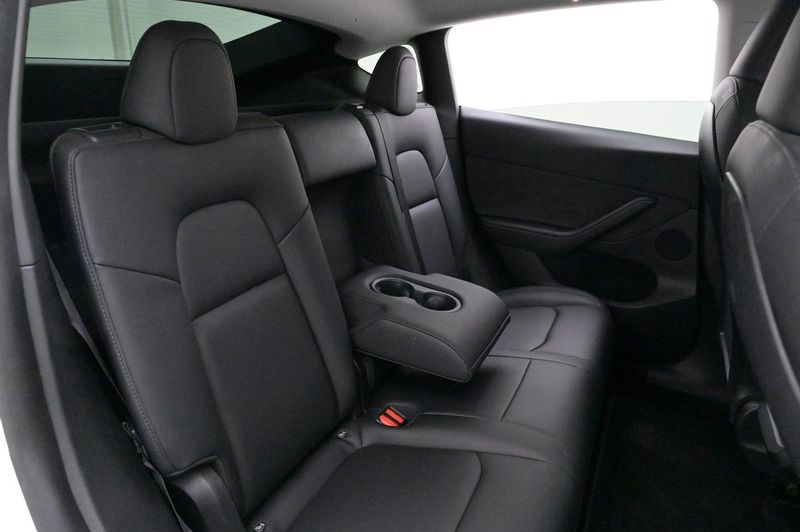 Tesla Model Y bild 21