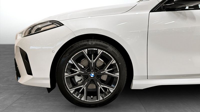 BMW 120 bild 9