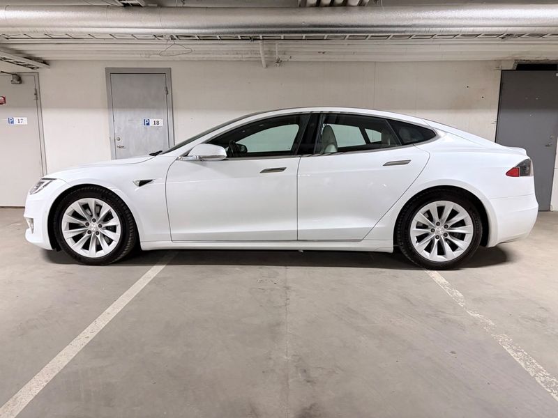 Tesla Model S bild 2