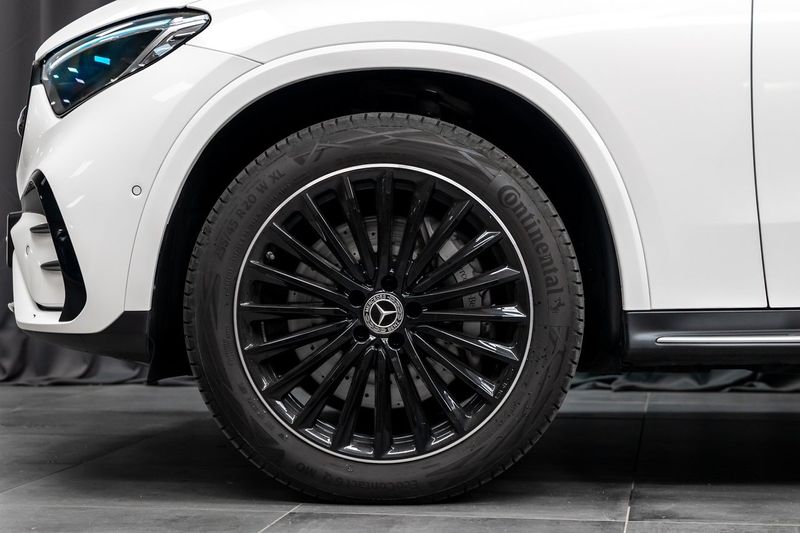 Mercedes GLC300 bild 12