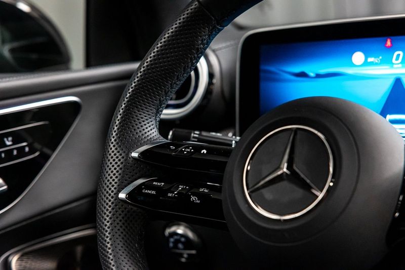 Mercedes GLC300 bild 19
