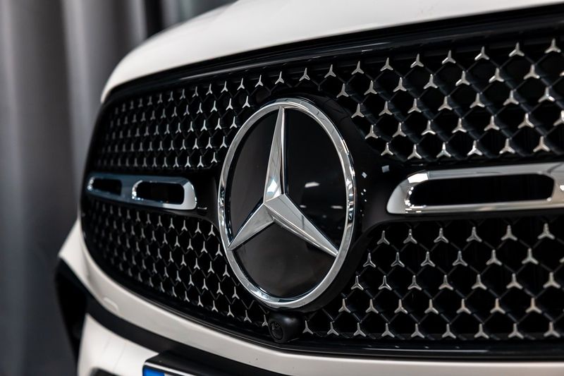 Mercedes GLC300 bild 7