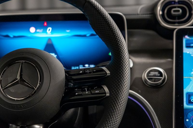 Mercedes GLC300 bild 20
