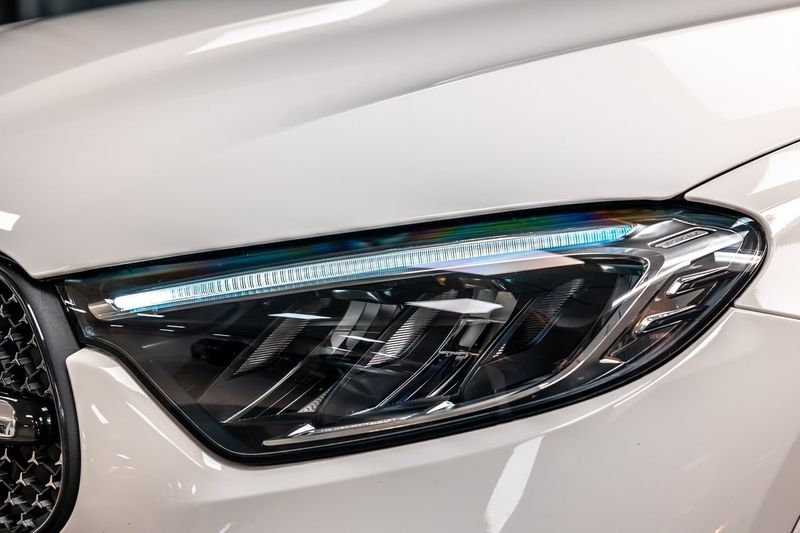 Mercedes GLC300 bild 6