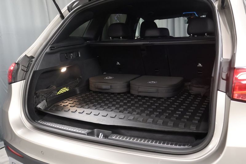 Mercedes GLC300 bild 12