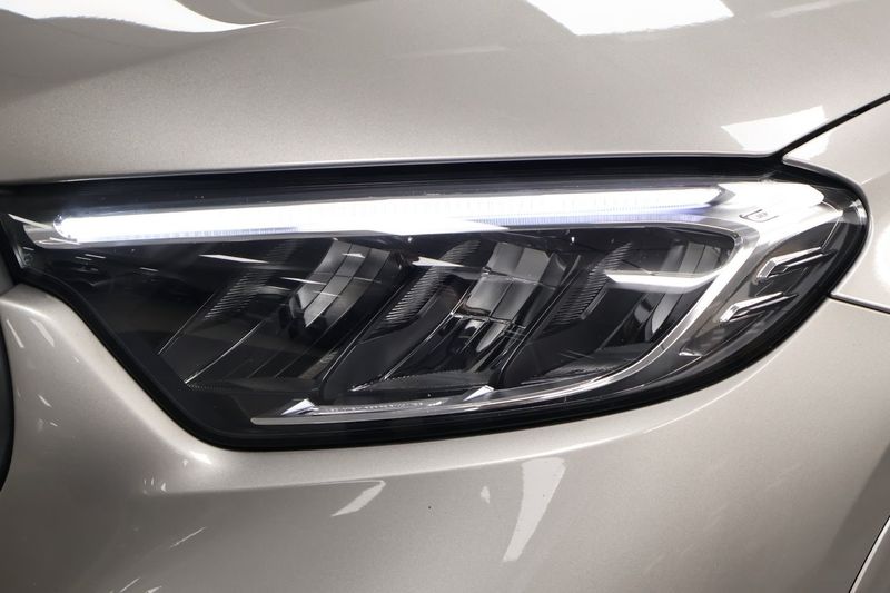 Mercedes GLC300 bild 8