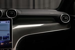 Mercedes GLC300 bild 22