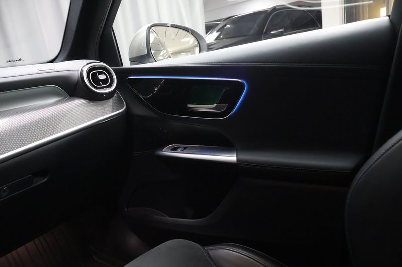 Mercedes GLC300 bild 23