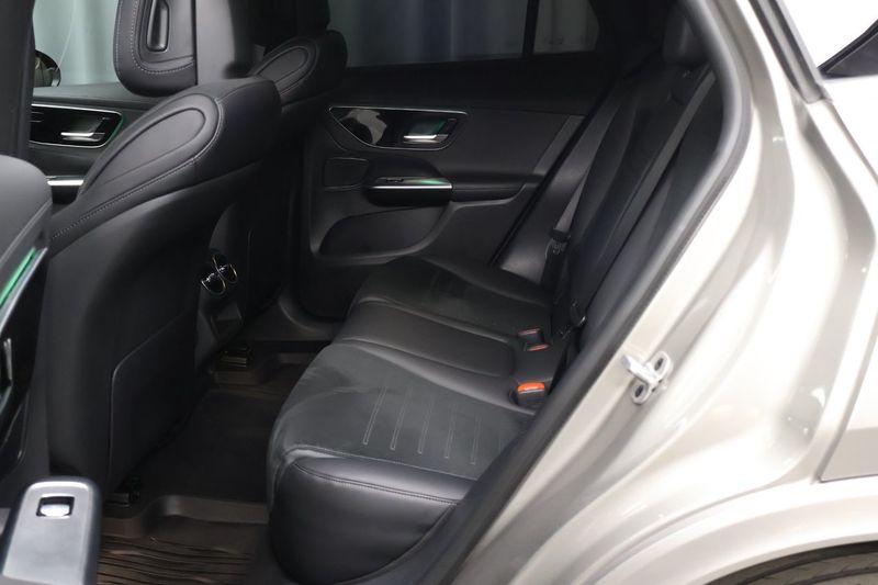 Mercedes GLC300 bild 11