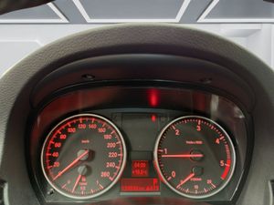 BMW 320 bild 13
