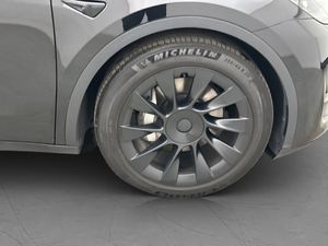 Tesla Model Y bild 35