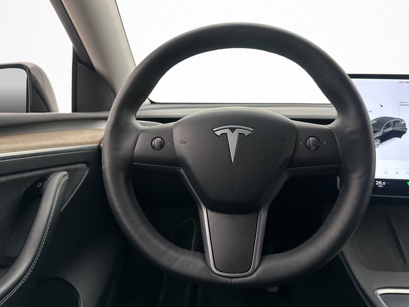 Tesla Model Y bild 16