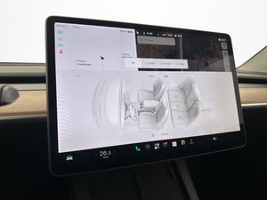 Tesla Model Y bild 25
