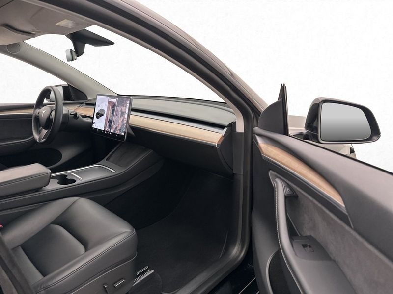 Tesla Model Y bild 30
